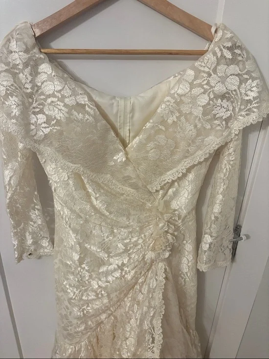 Vintage Cream Lace Long-Sleeve V-Neck Gown - Picture 7 of 11
